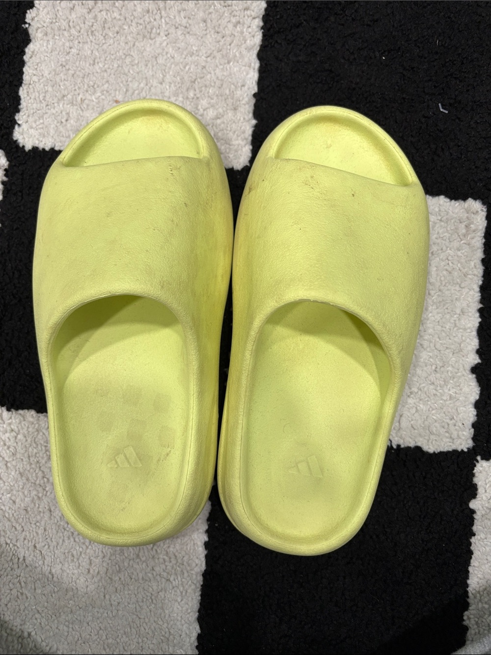 Women’s Yeezy Neon Yellow Slides size 6